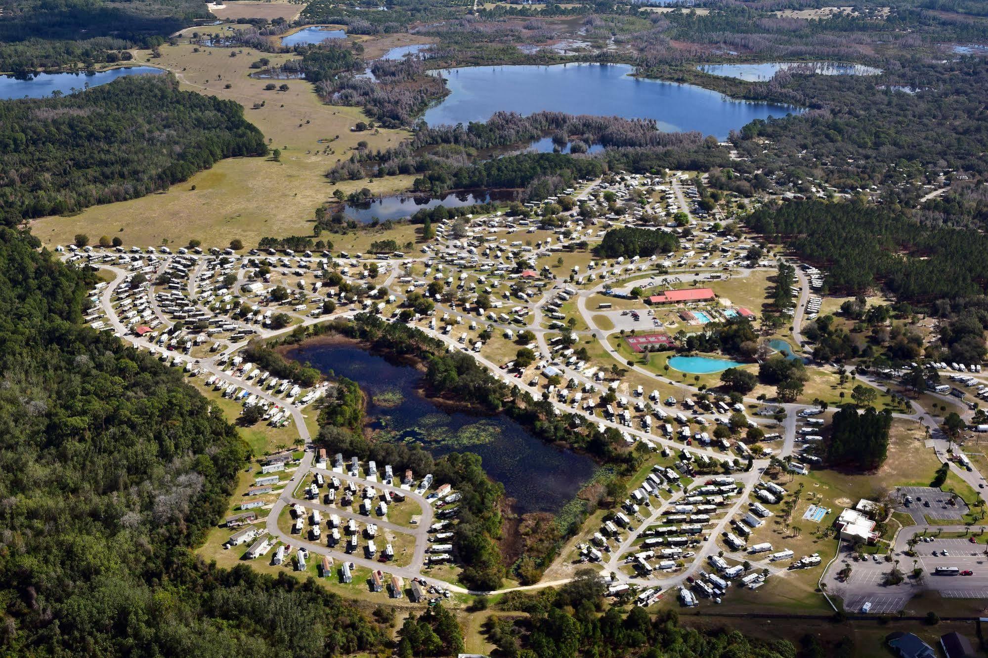 Clerbrook Golf & Rv Resort Caravan Park Clermont Exterior photo